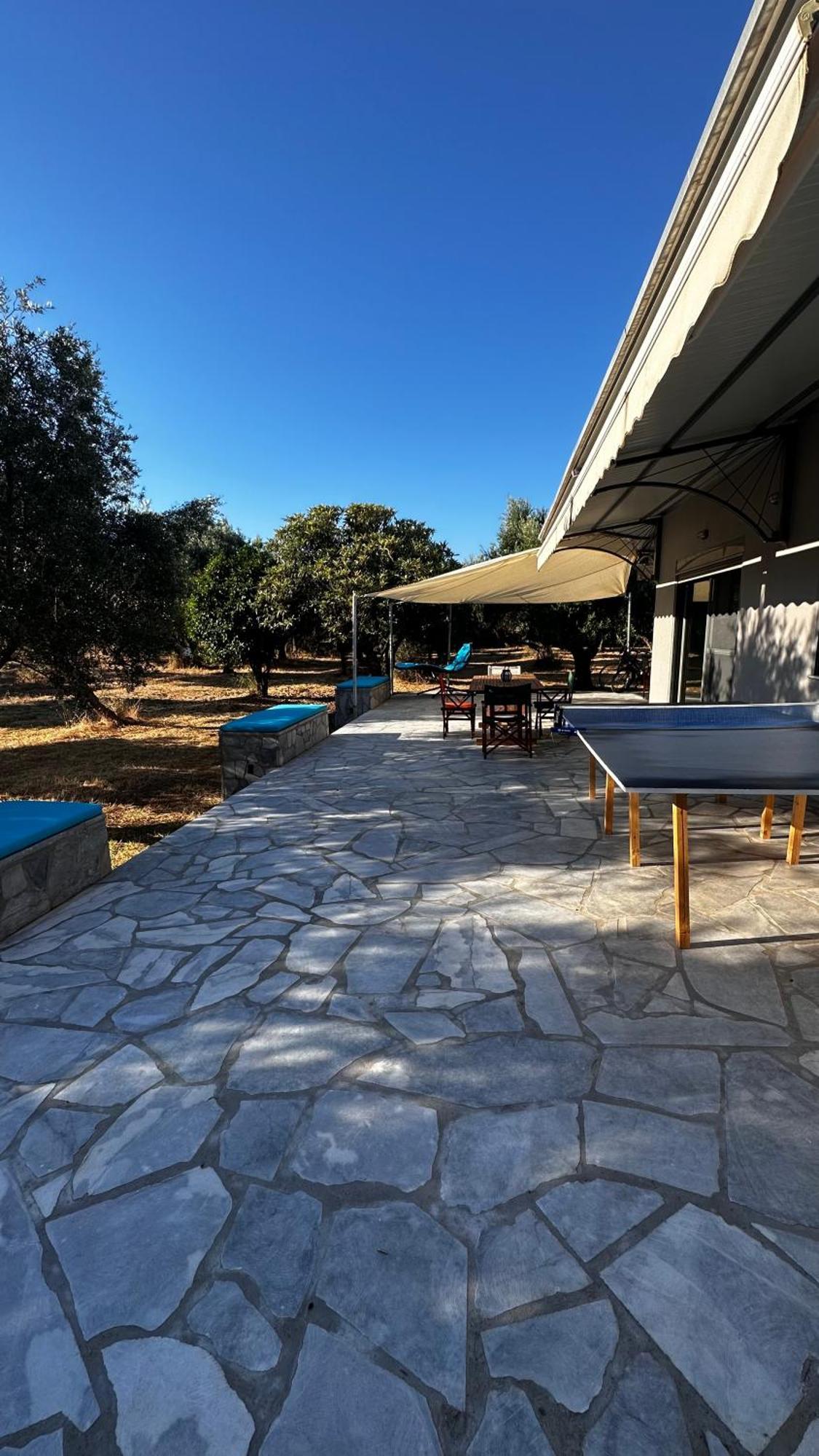 Elaiocampus Luxury House